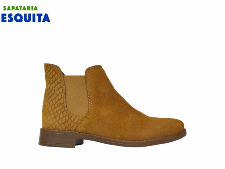 bota de senhora rasas em camurça pele