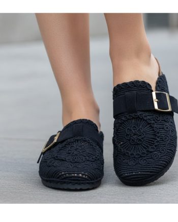 chinelo de senhora em renda fechado com fivela cor preto