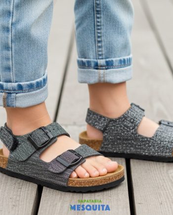 Sandália para criança de menina com velcro e 2 fivelas cor preto brilhante