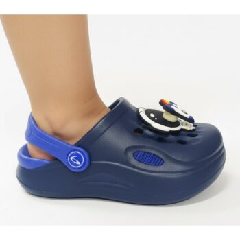 clog com pino rotativo foguetão para menino cor azul